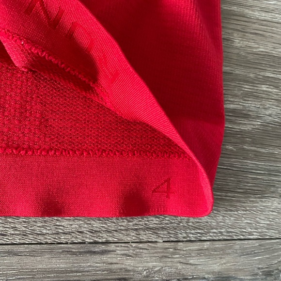 Lululemon Swiftly Tech red short sleeve - Picture 7 of 8